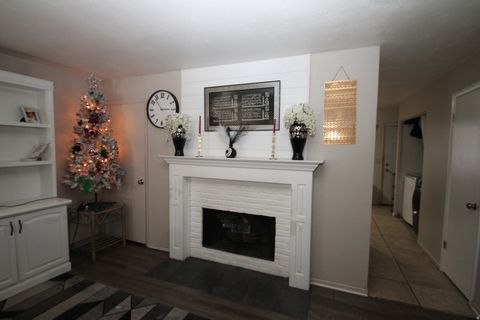 Photo of 5949 S SULTAN CIR, Murray, UT 84107 (MLS # 2127859)