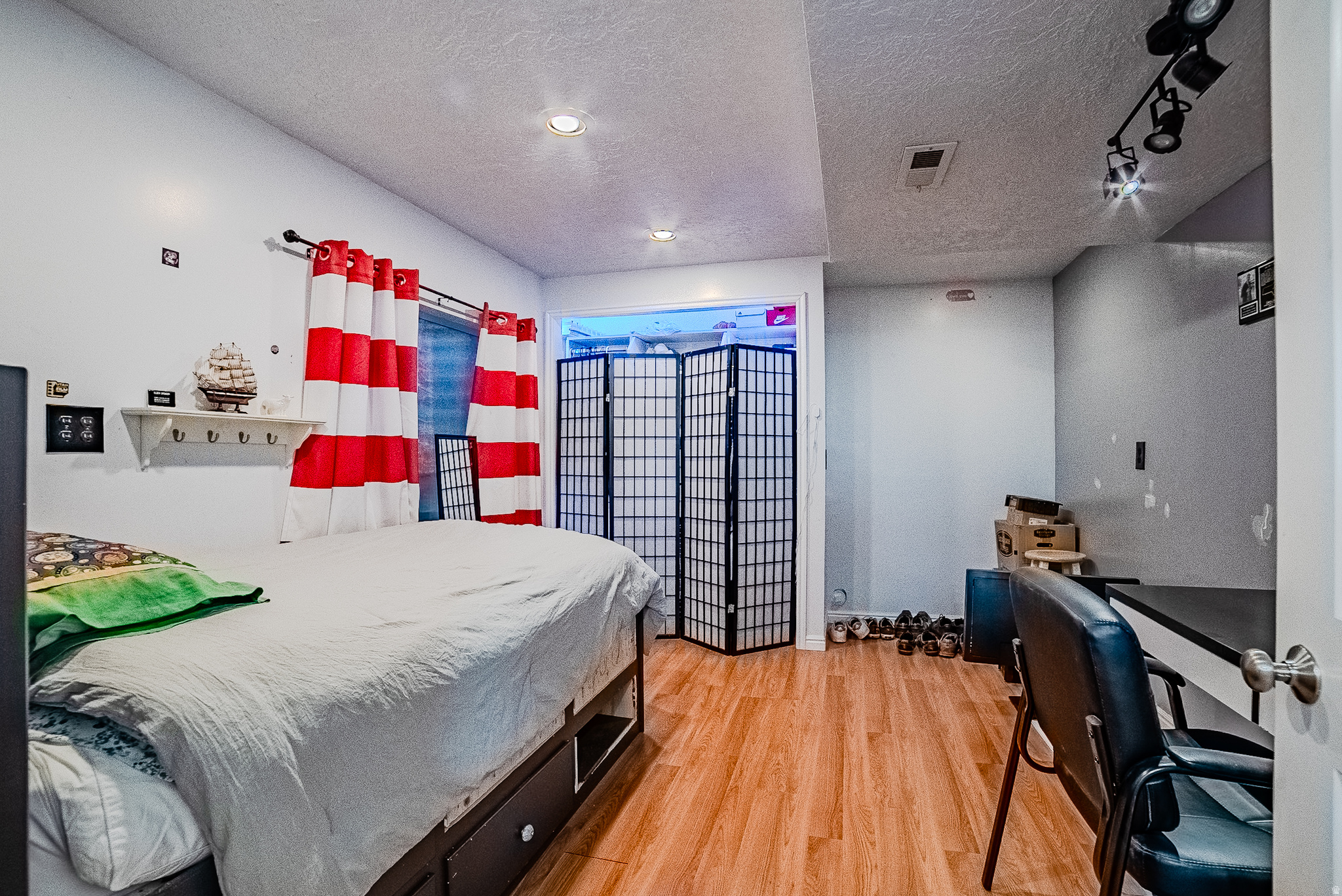 SUNRISE MEADOWS - Residential