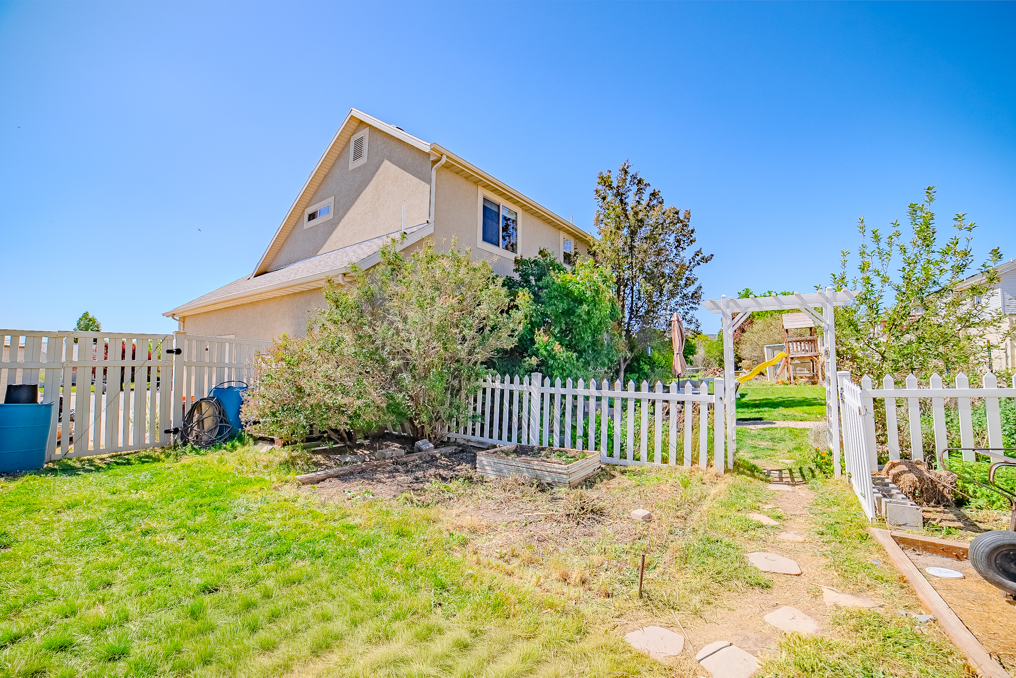SUNRISE MEADOWS - Residential