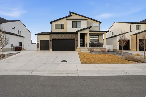 Photo of 311 E UNCHARTERED LN S, Draper, UT 84020 (MLS # 2140317)
