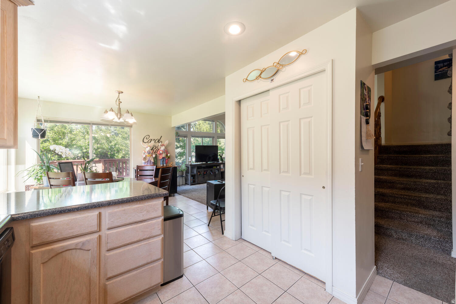 HILLCREST ESTATES - Residential Income