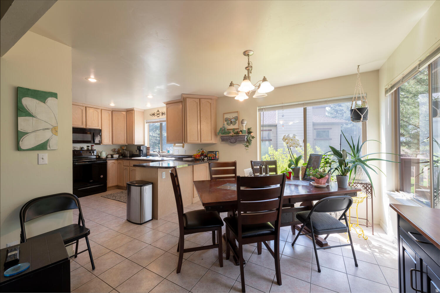 HILLCREST ESTATES - Residential Income