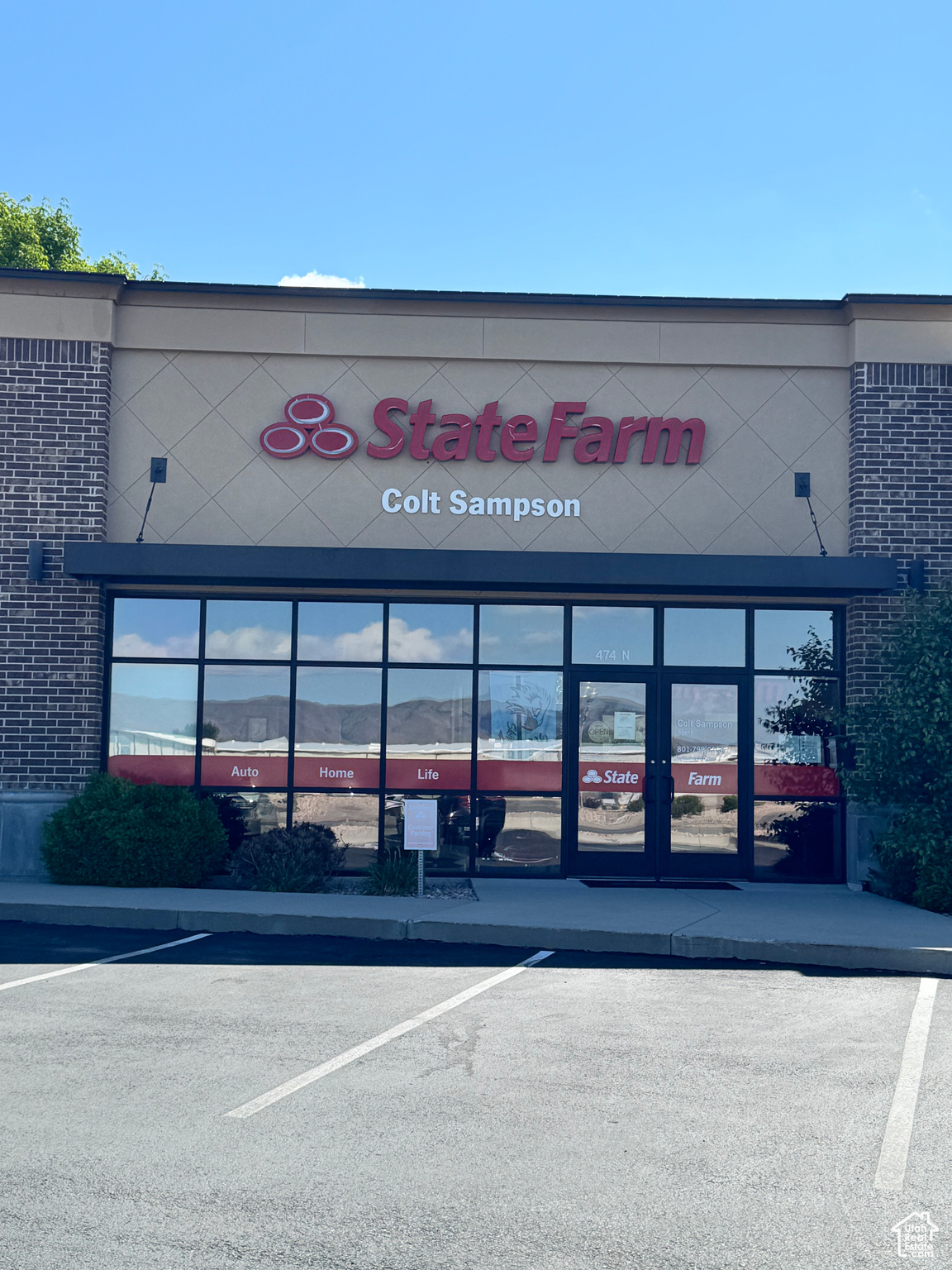 POND TOWN PLAZA - Commercial Lease