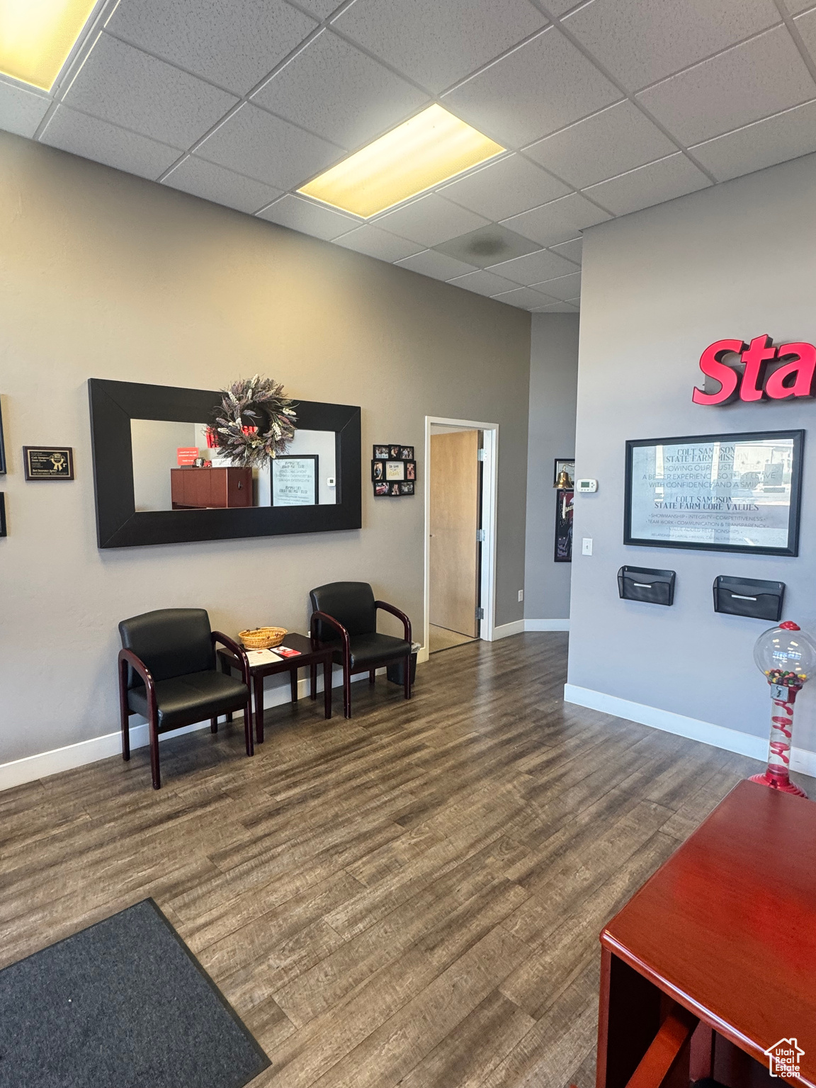 POND TOWN PLAZA - Commercial Lease