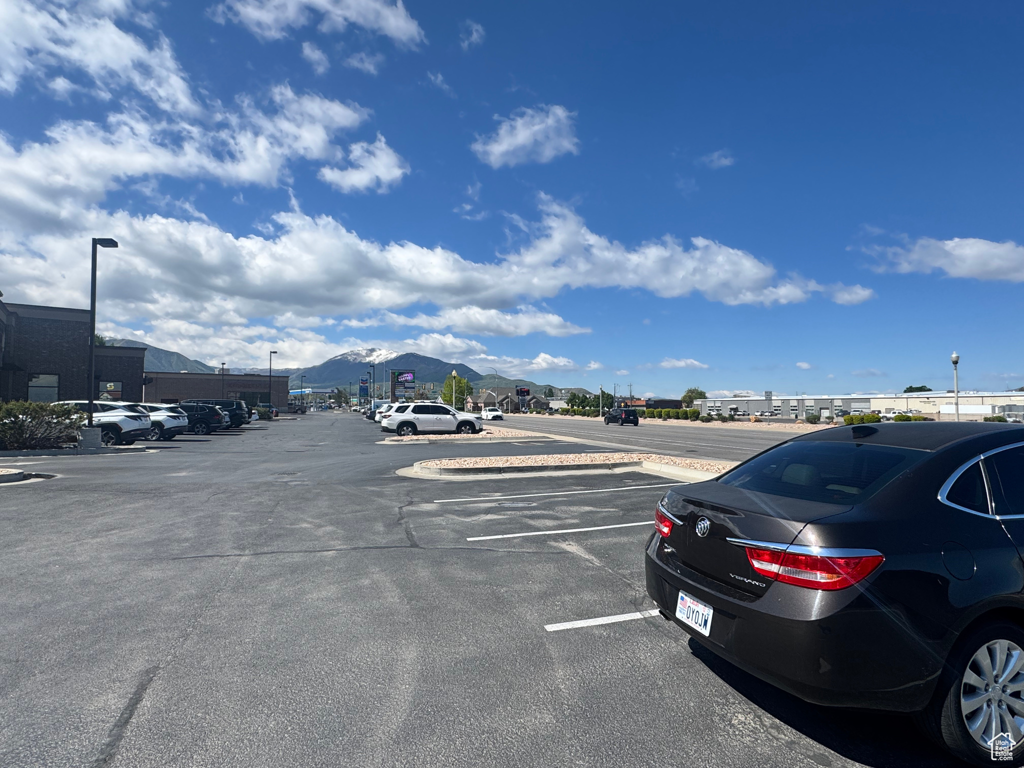 POND TOWN PLAZA - Commercial Lease