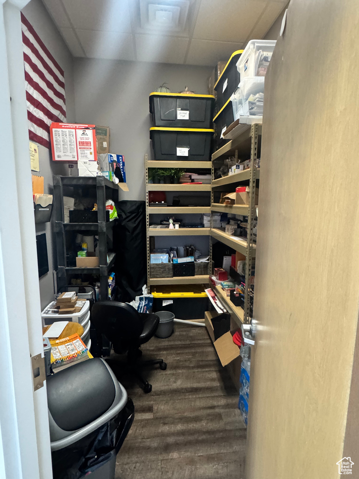 POND TOWN PLAZA - Commercial Lease