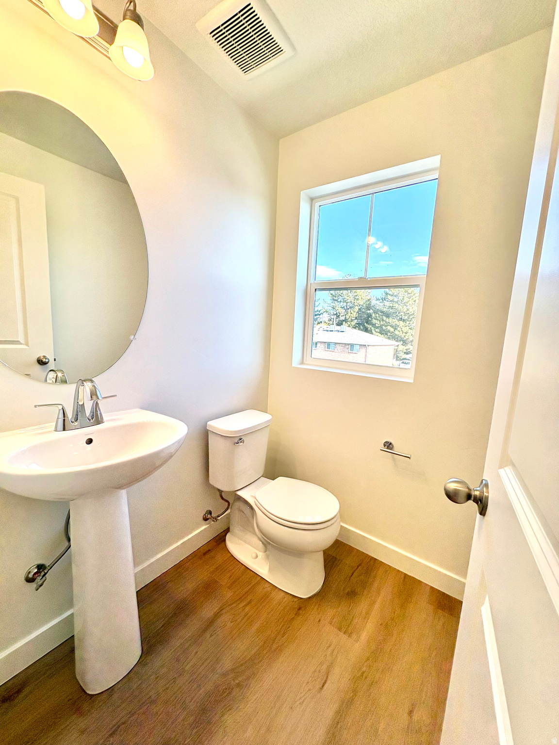 TOWNS ON MAIN - Residential