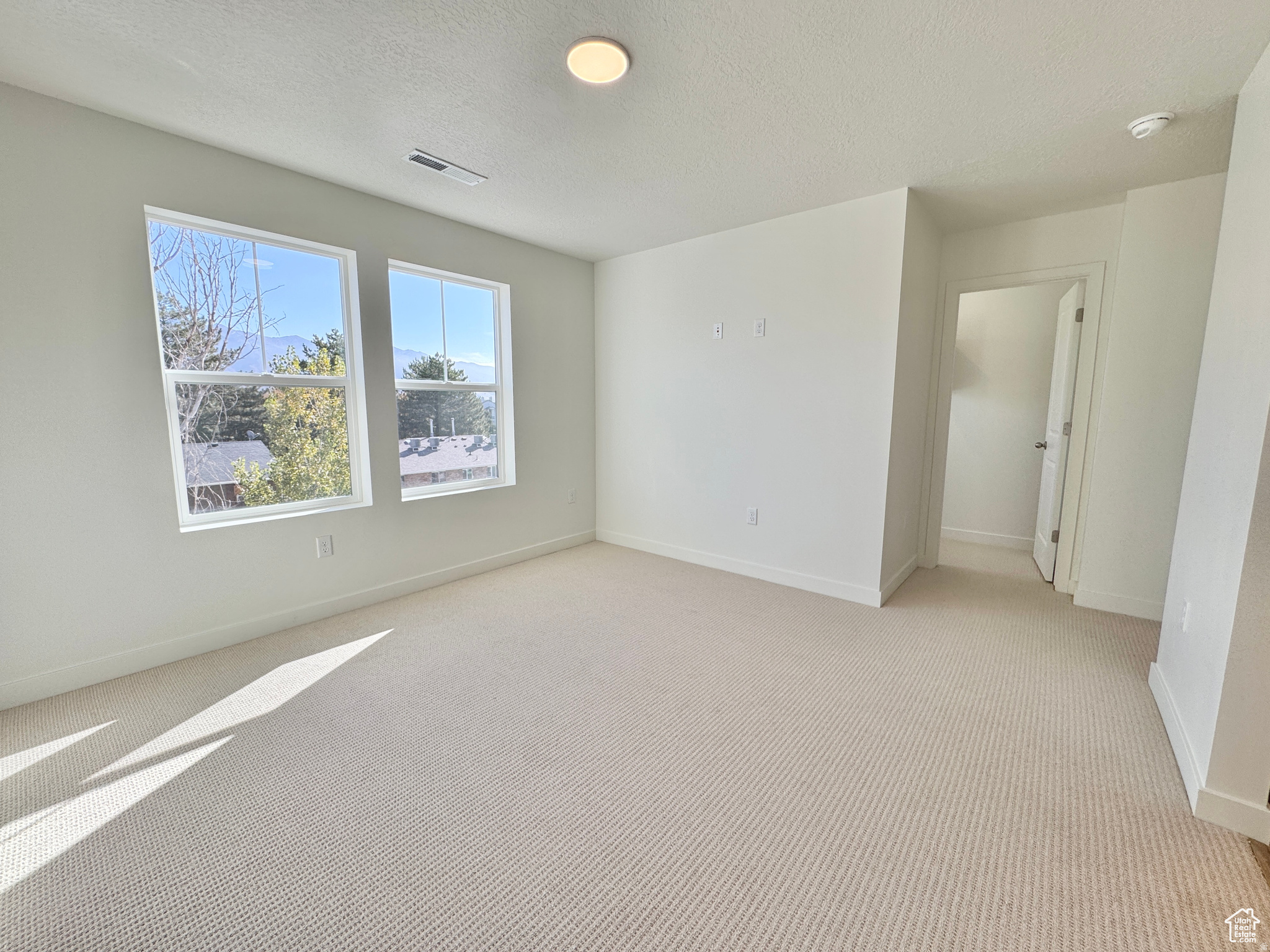 TOWNS ON MAIN - Residential