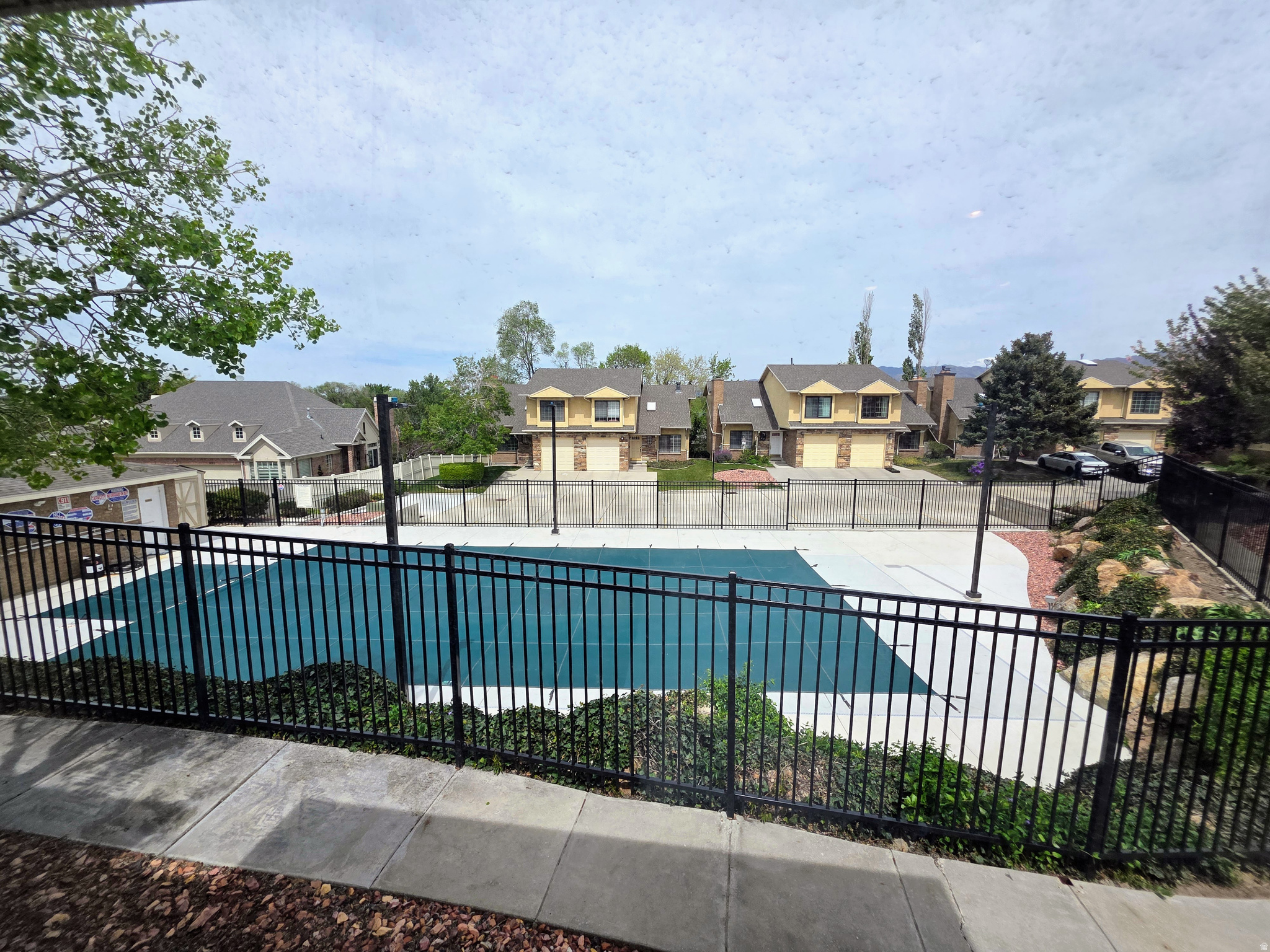 EDINBURGH CONDOMINIUS - Residential