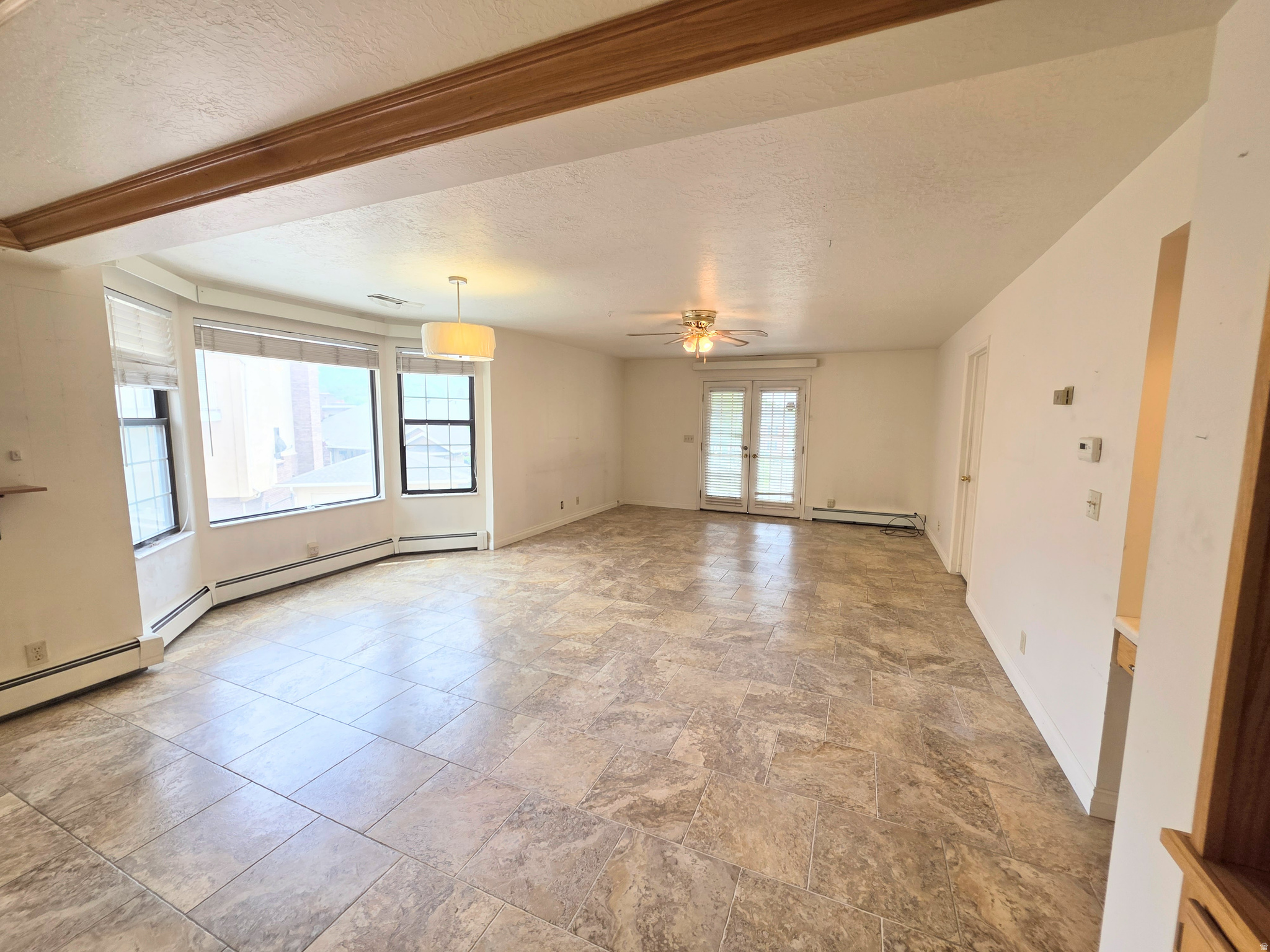 EDINBURGH CONDOMINIUS - Residential