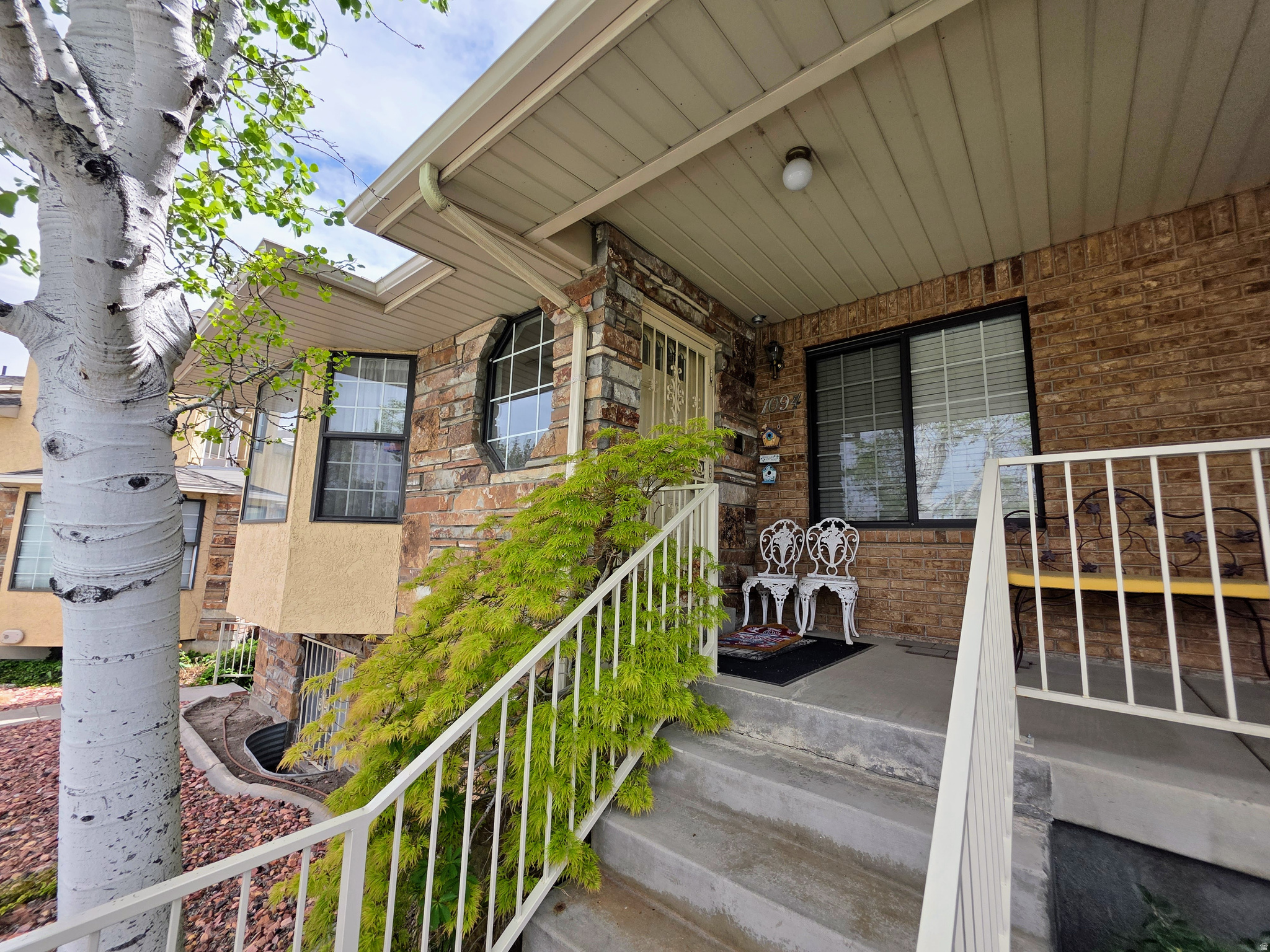 EDINBURGH CONDOMINIUS - Residential