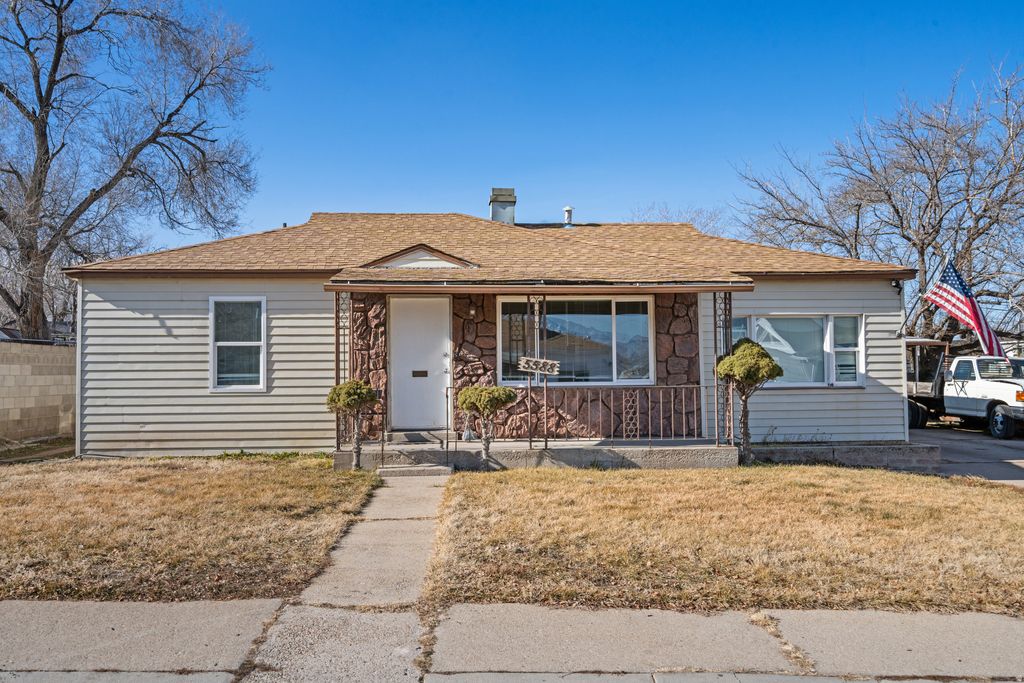 Photo of 5588 S 4170 W, Salt Lake City, UT 84118 (MLS # 2134185)