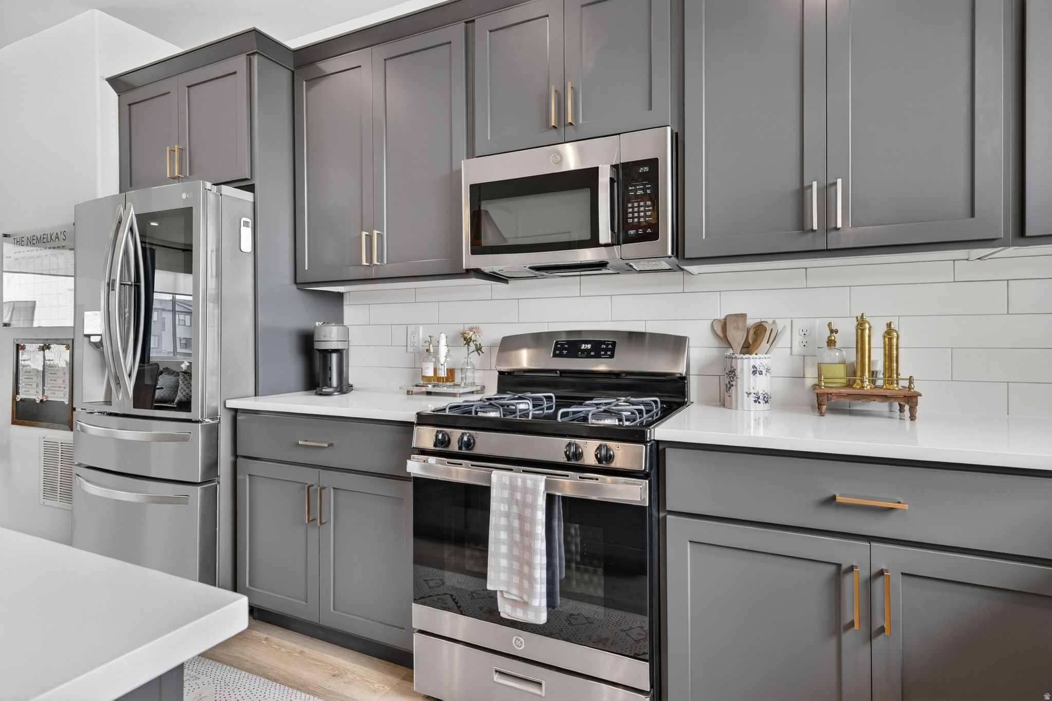 LAKESHORE LANDING - Residential