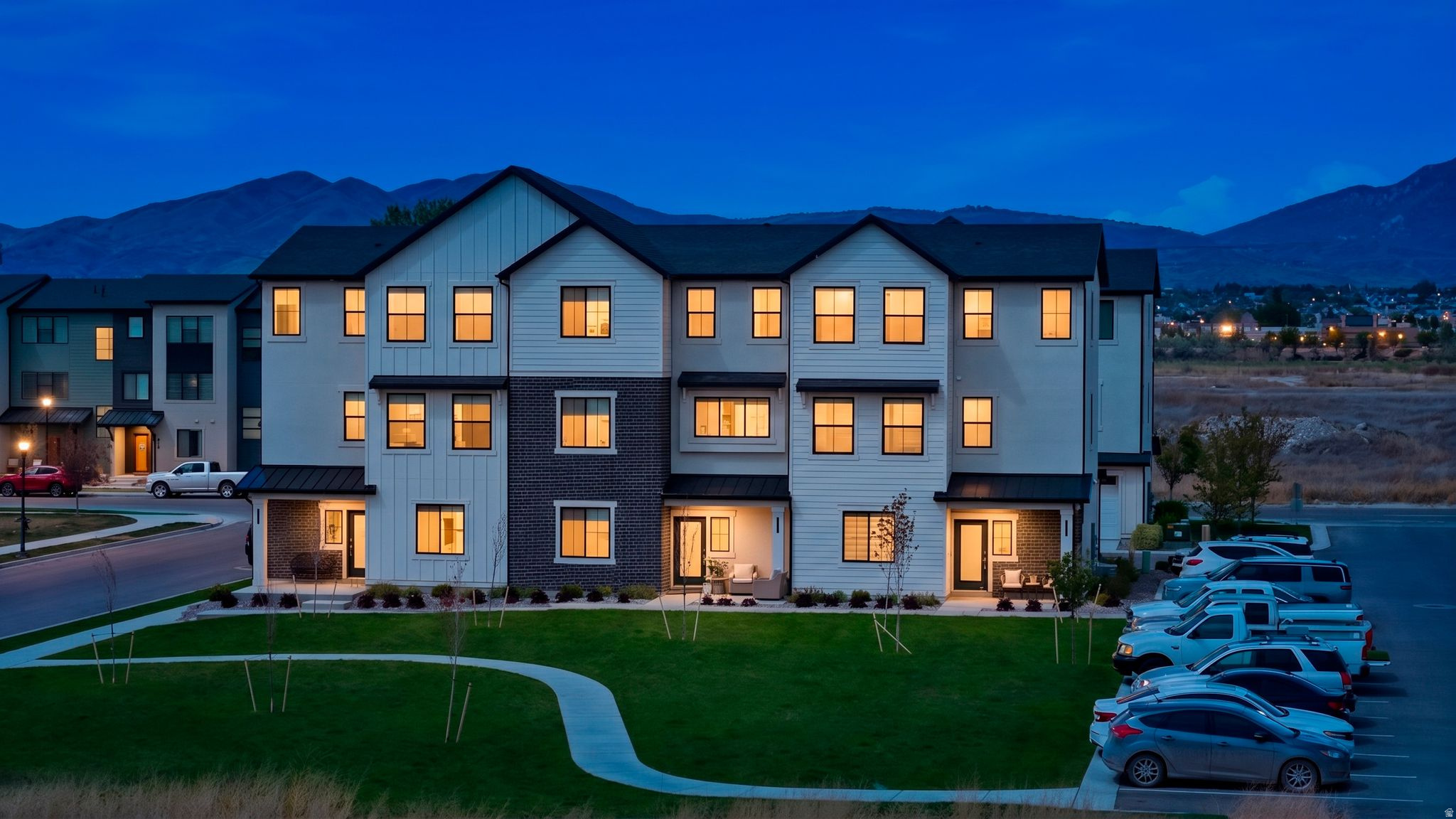 LAKESHORE LANDING - Residential