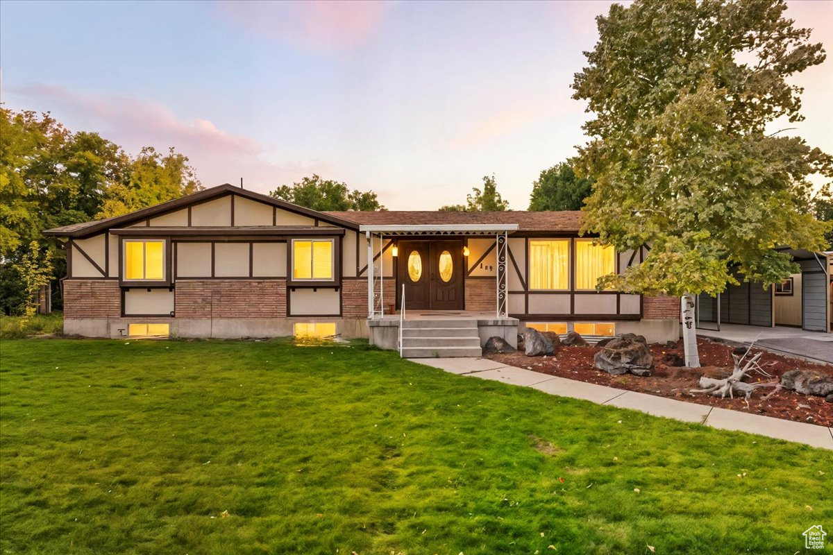 COURTSIDE - Residential