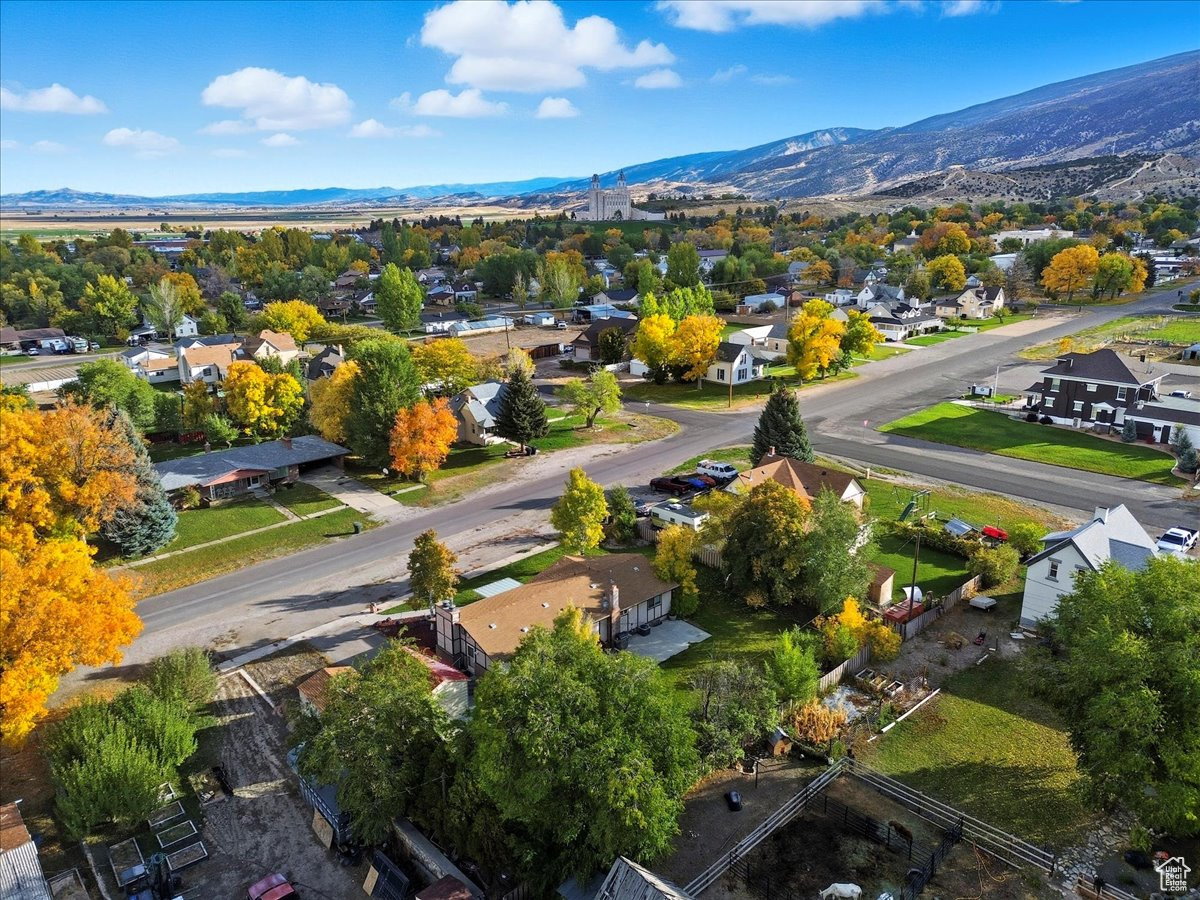 COURTSIDE - Residential