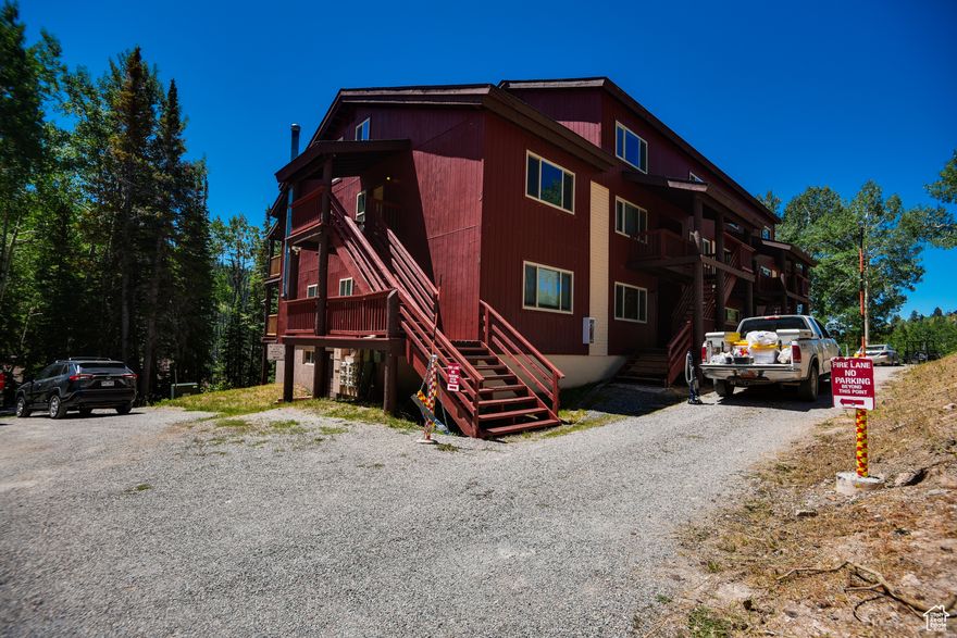 Experience slope-side living in this upgraded 1-bed, 1-bath Snowflake Condo at Eagle Point Ski Resort, Beaver, Utah. Features 704 sq ft, heated tile floors, granite counters, new appliances, smart home tech, and Tushar Mountain views. Turn-key and ready!
