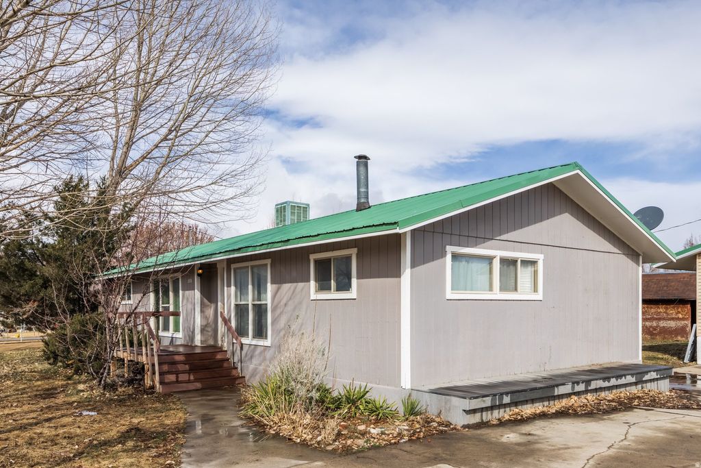 Photo of 2898 W 3471 S, Charleston, UT 84032 (MLS # 2143278)