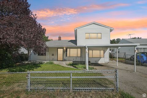 Photo of 124 N 1ST ST, Tooele, UT 84074 (MLS # 2112483)