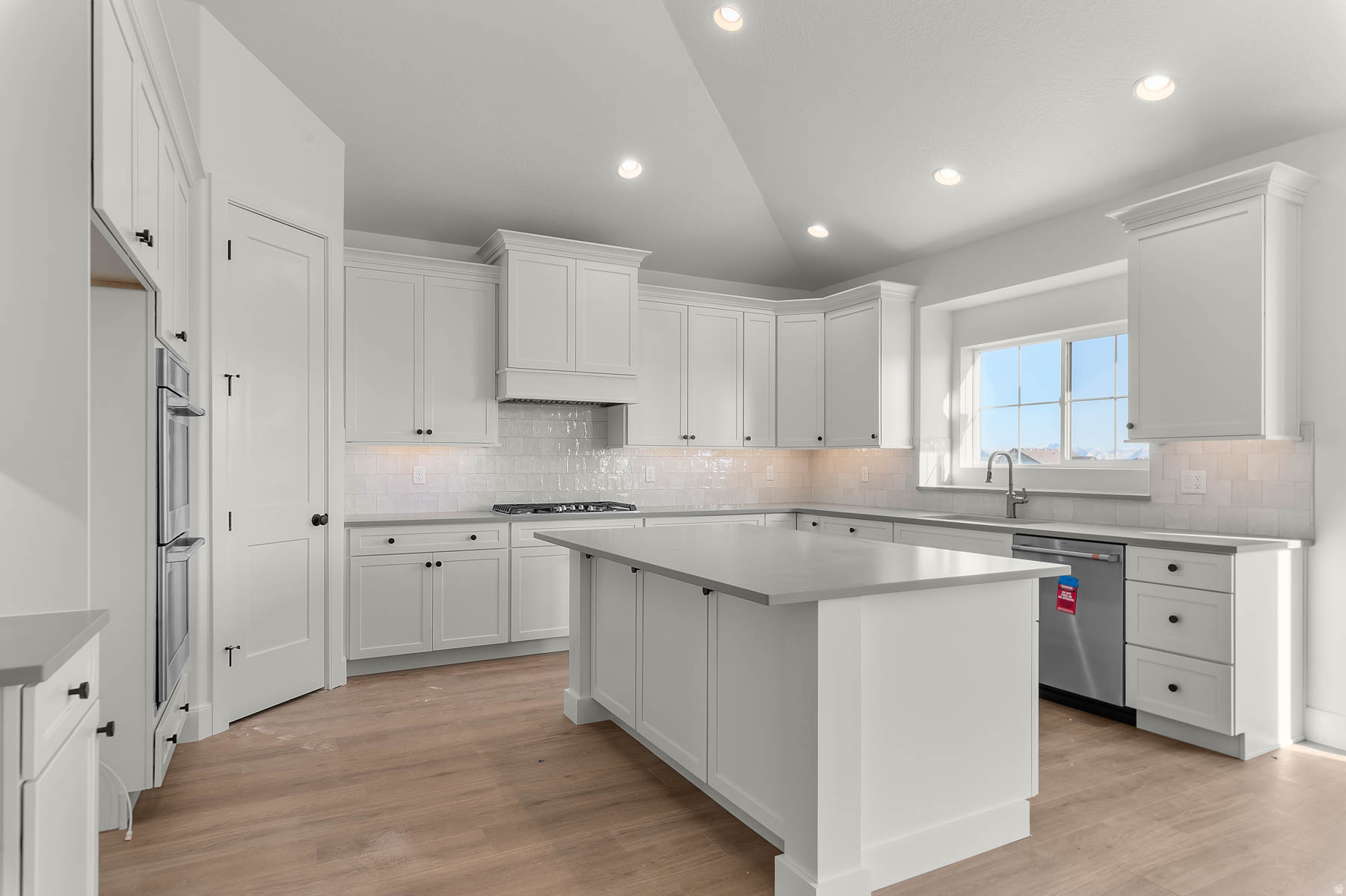 DRY CREEK HIGHLANDS SIGNATURE 207 - Residential