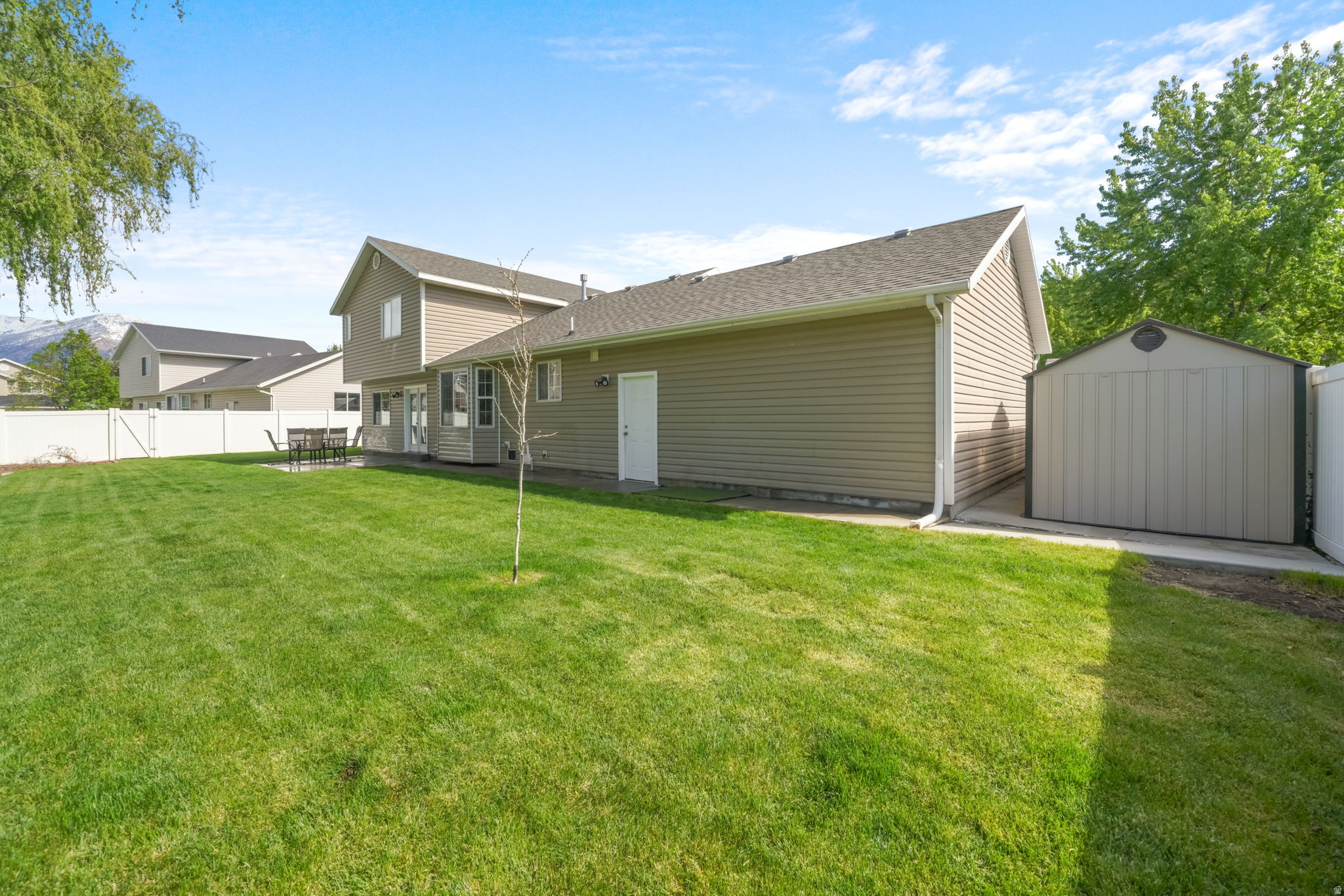 LAKESHORE VILLAGE - Residential