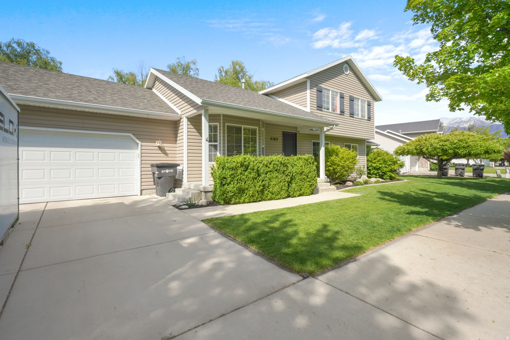 LAKESHORE VILLAGE - Residential