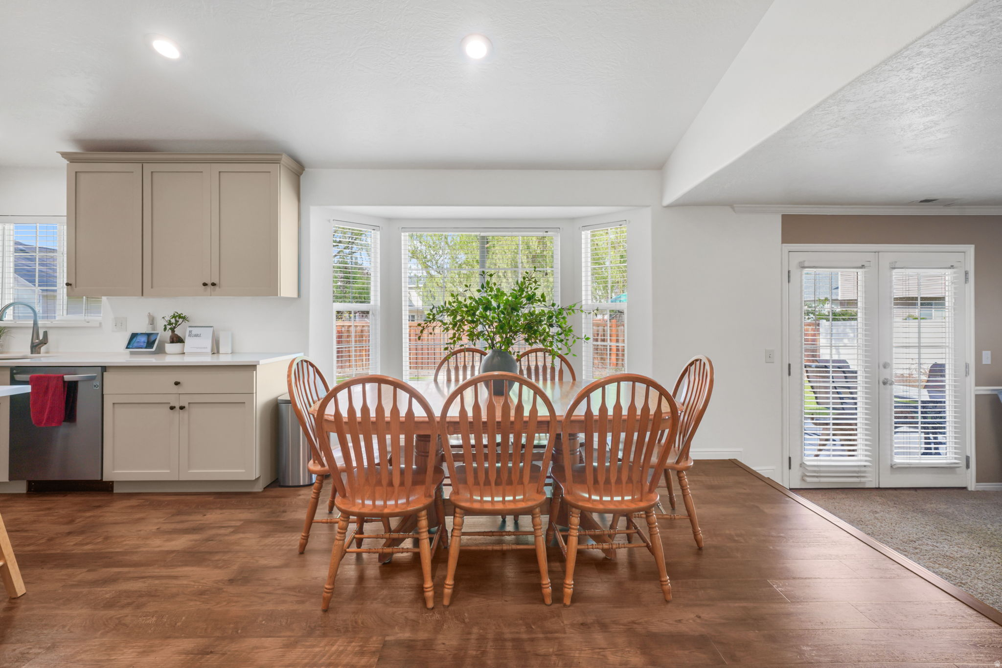 LAKESHORE VILLAGE - Residential