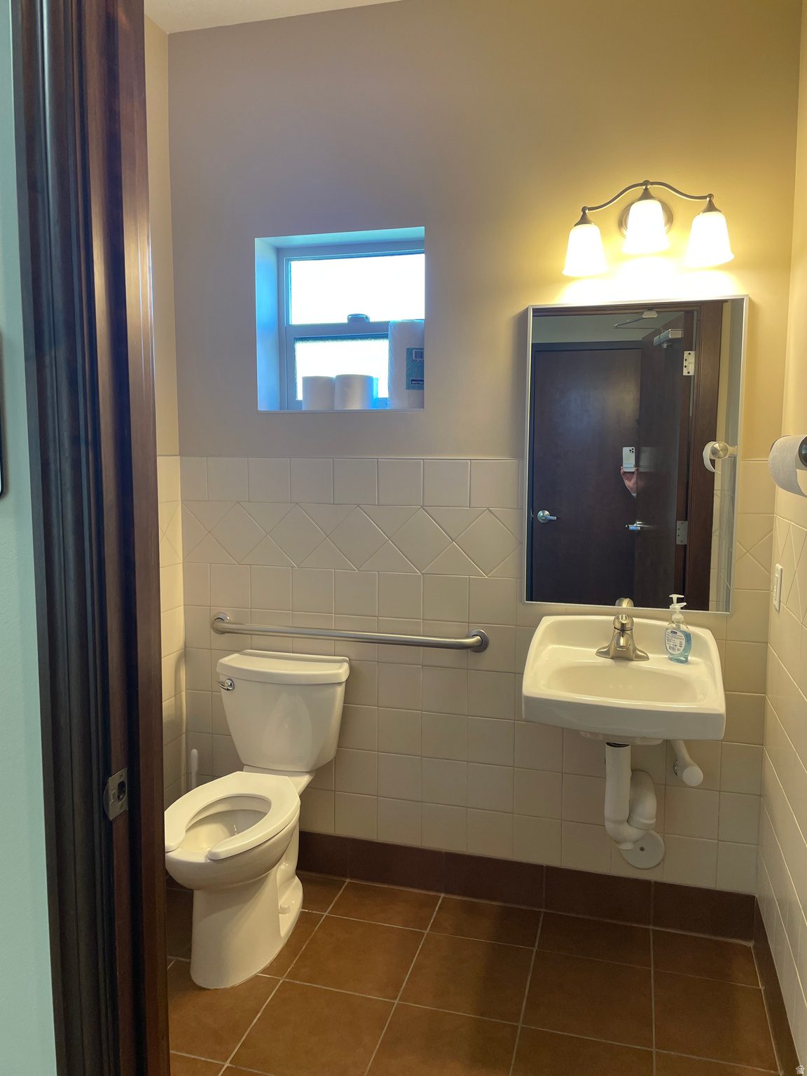 OLD STATION SQUARE - Commercial Lease