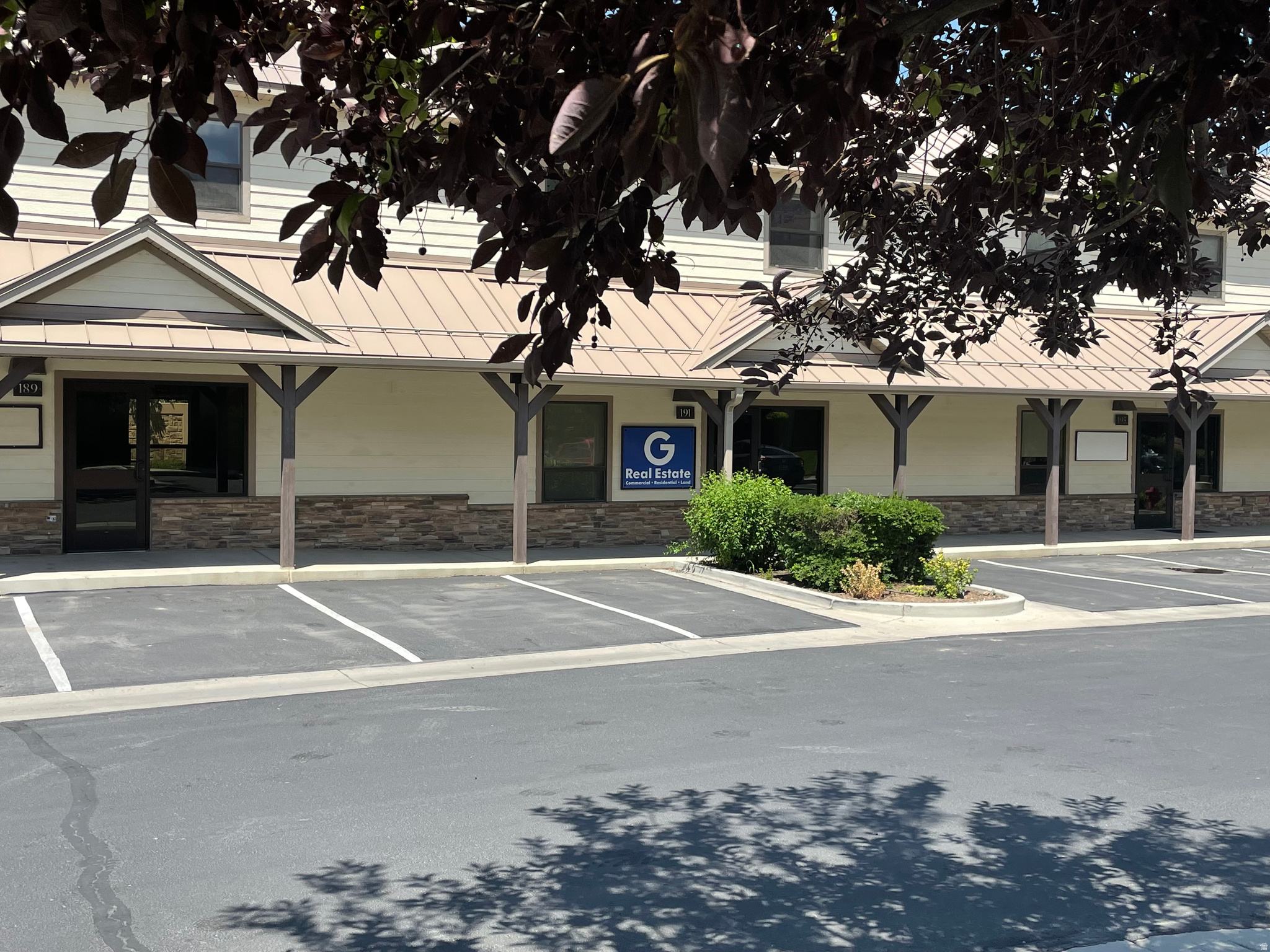 OLD STATION SQUARE - Commercial Lease