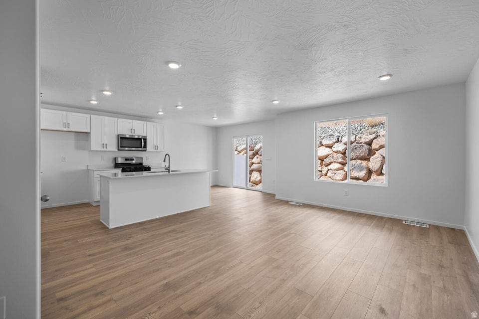 LAVENDER CANYON AT LONG VALLEY - Residential