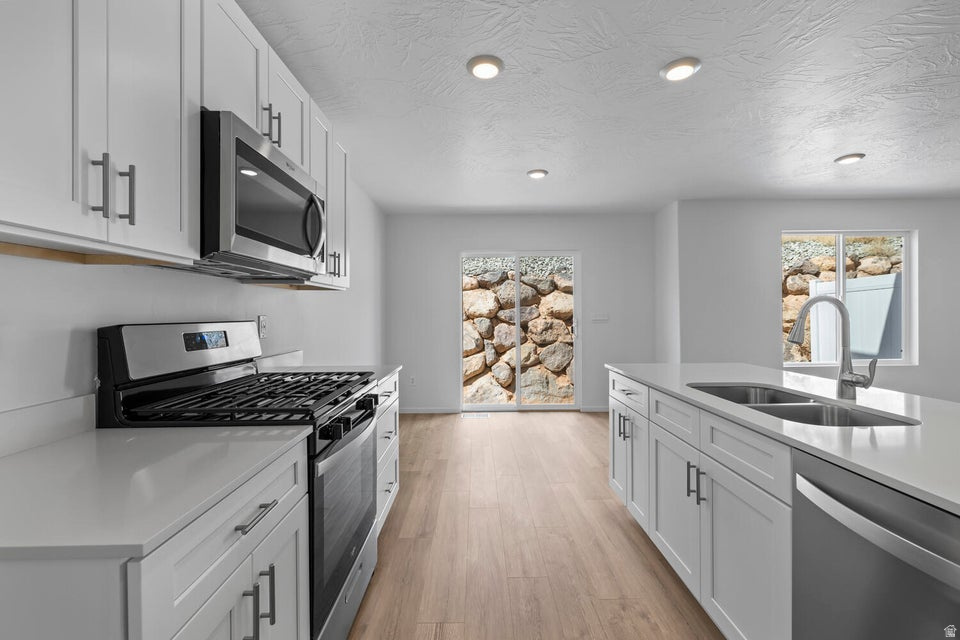 LAVENDER CANYON AT LONG VALLEY - Residential