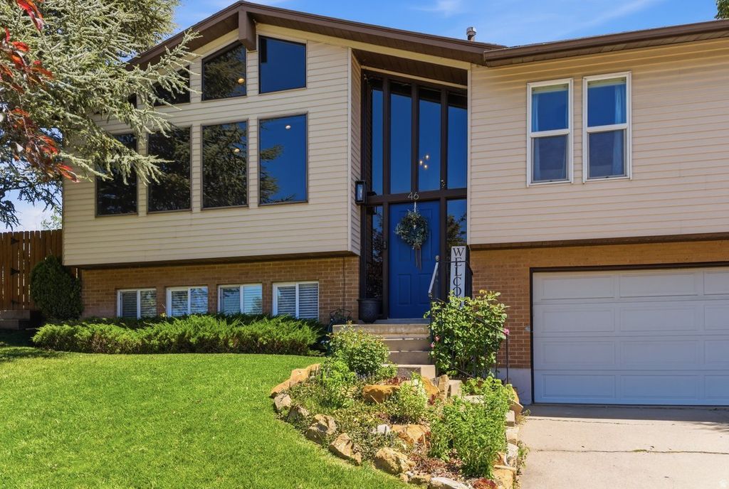 Photo of 46 N COUNTRY LN, Fruit Heights, UT 84037 (MLS # 2156223)