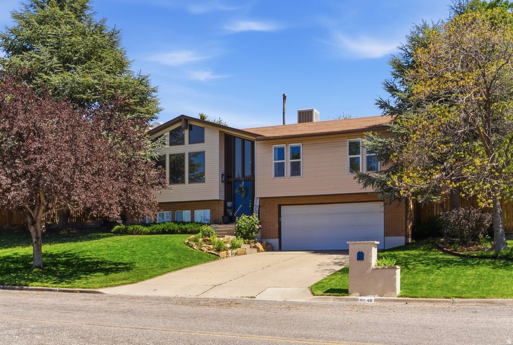 Photo of 46 N COUNTRY LN, Fruit Heights, UT 84037 (MLS # 2156223)