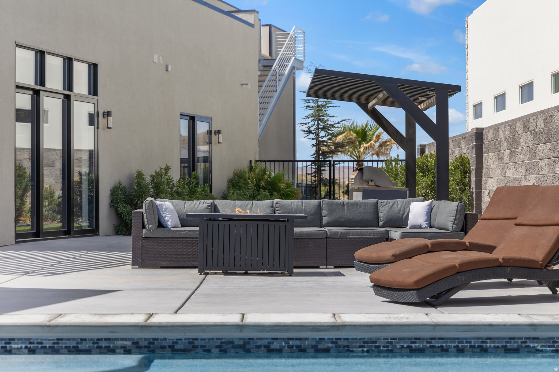 GOLF VIEW EST COP RK - Residential