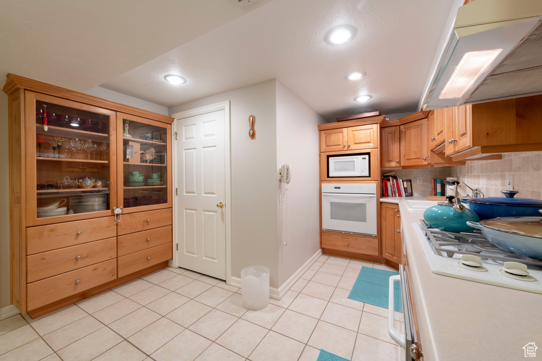 COUNTRY GARDEN ESTATES - Residential