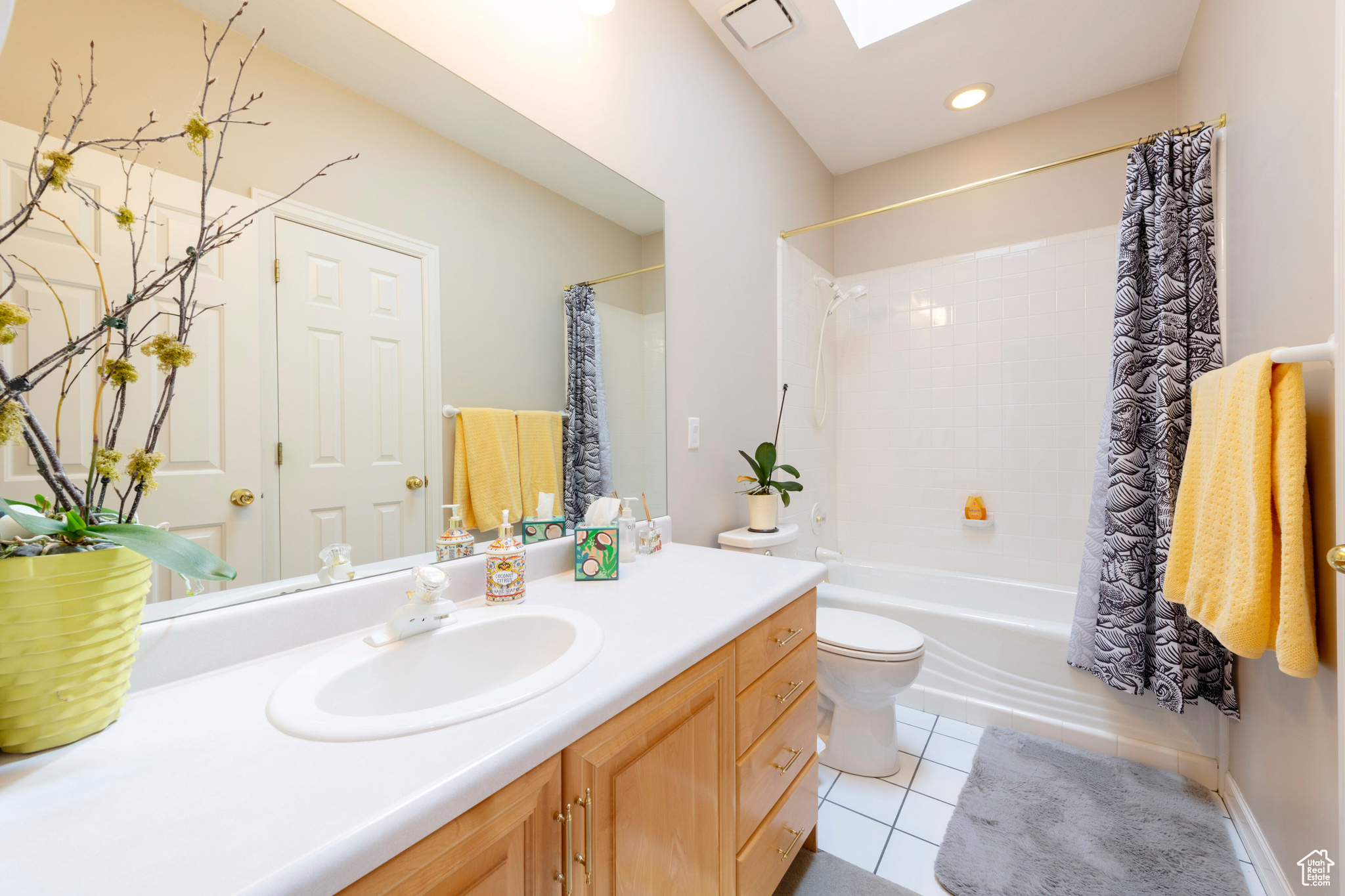 COUNTRY GARDEN ESTATES - Residential