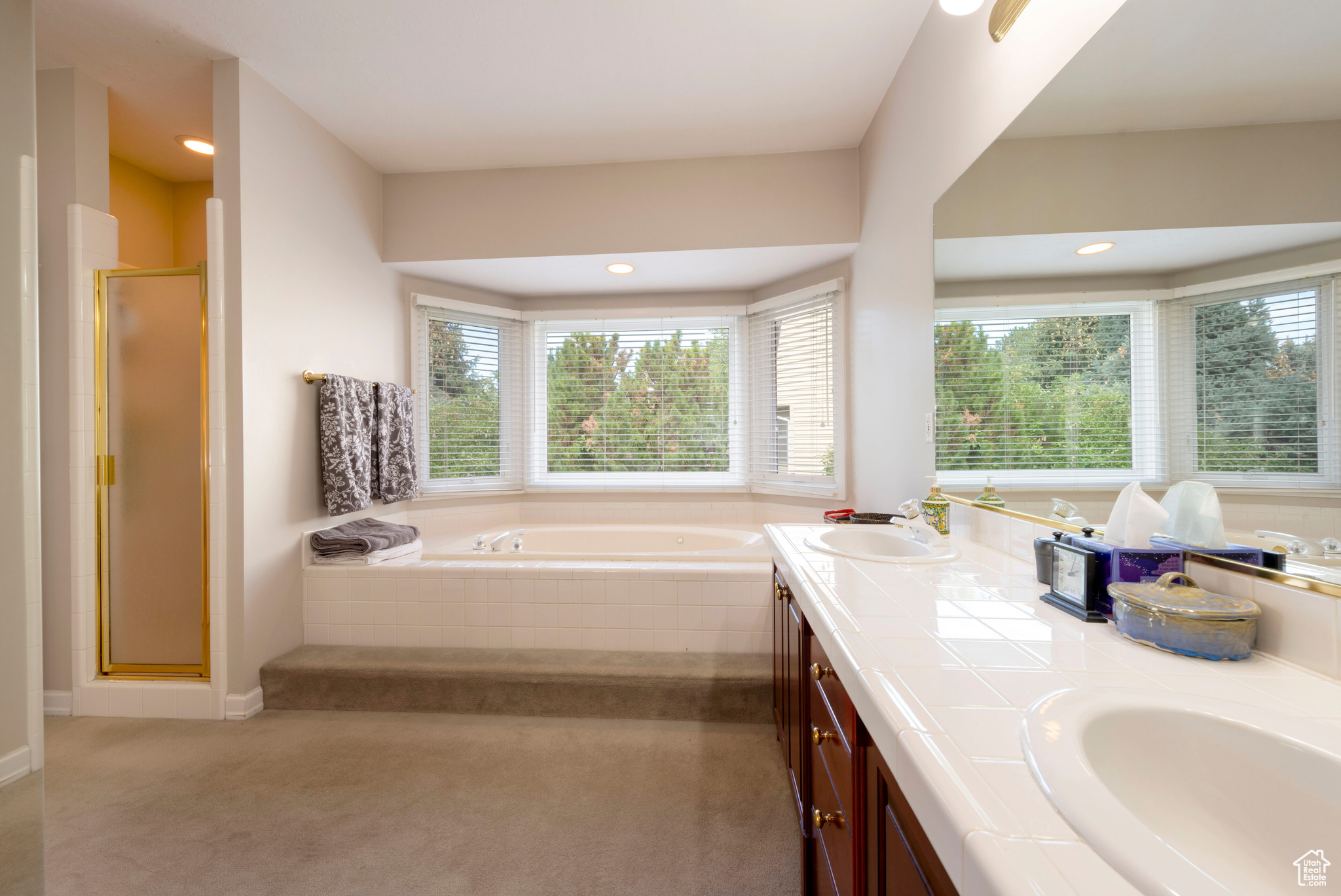 COUNTRY GARDEN ESTATES - Residential