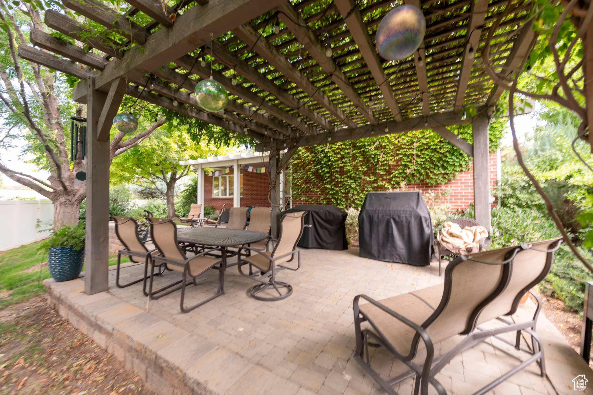 COUNTRY GARDEN ESTATES - Residential