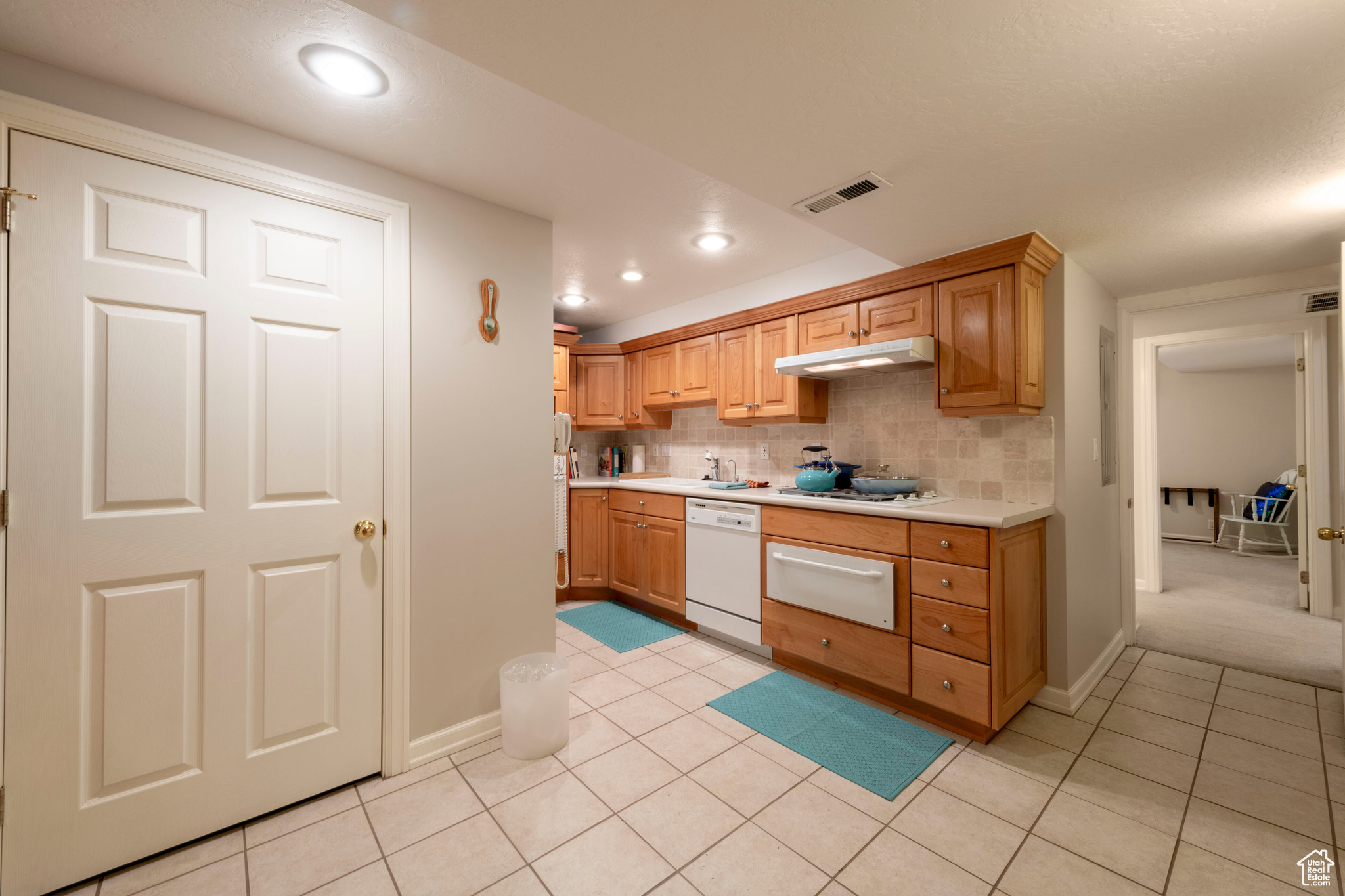 COUNTRY GARDEN ESTATES - Residential
