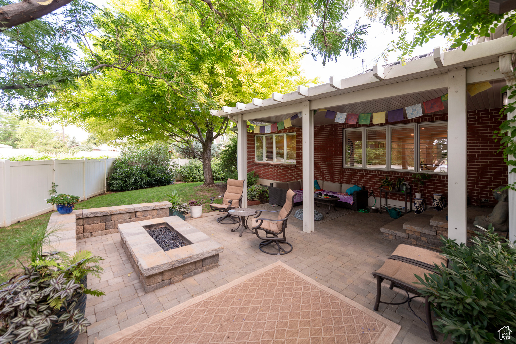 COUNTRY GARDEN ESTATES - Residential