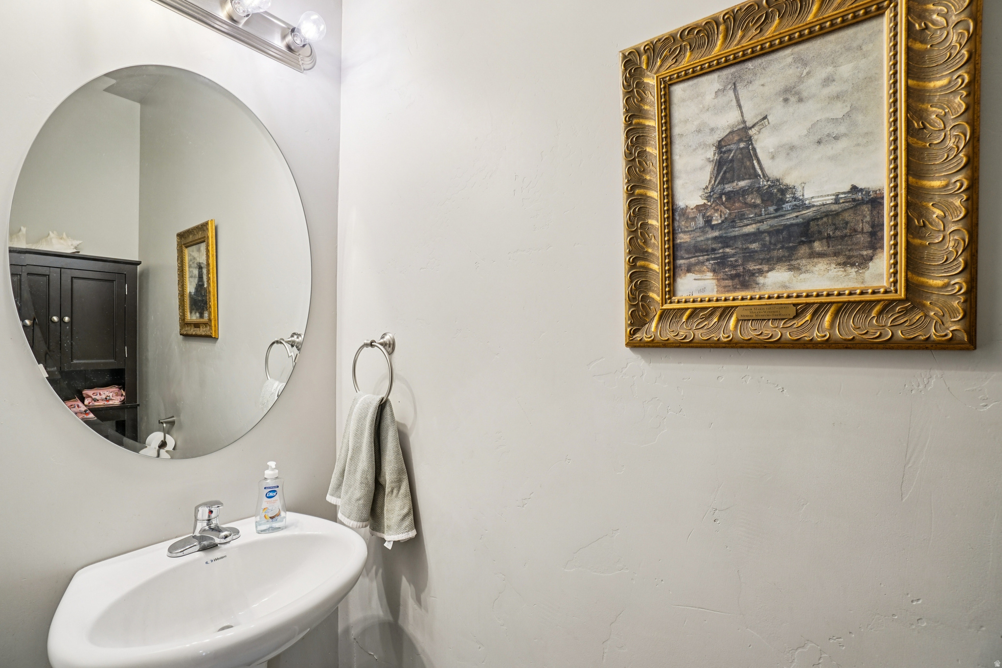 HOLLOW ESTATES - Residential