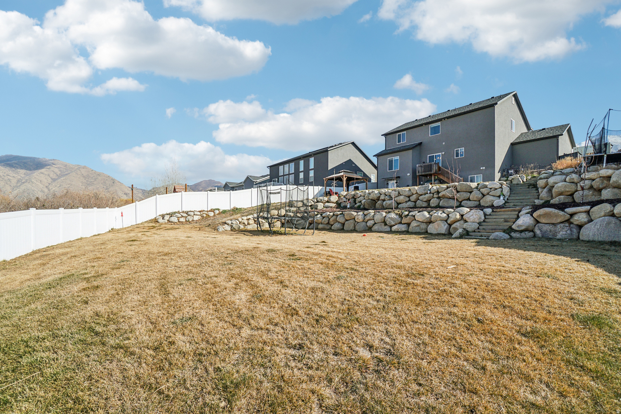 HOLLOW ESTATES - Residential