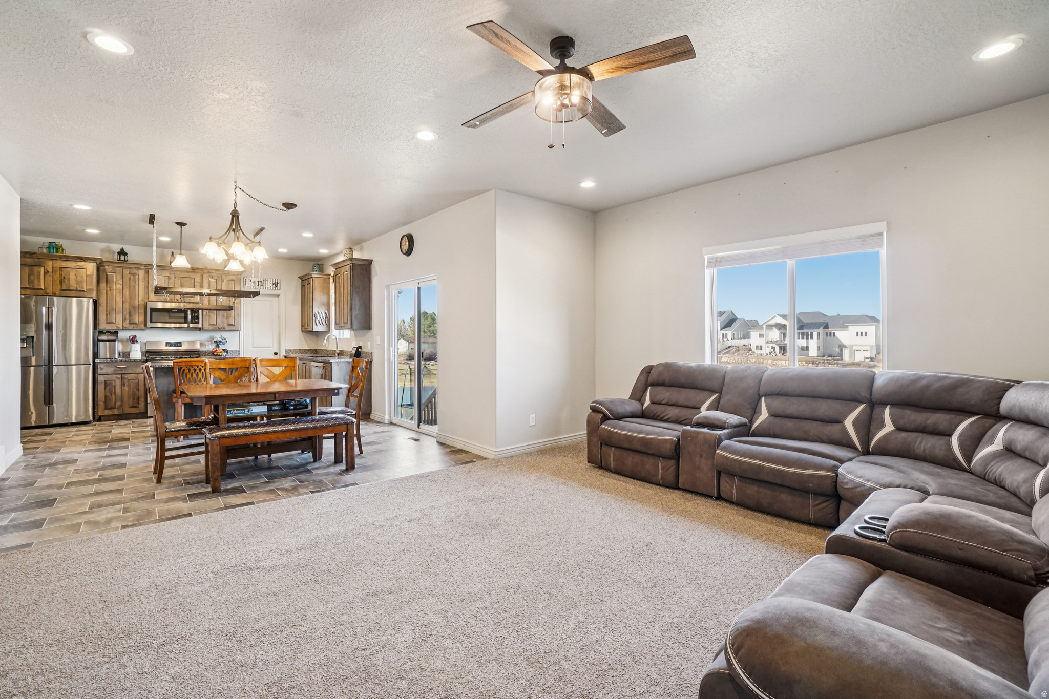 HOLLOW ESTATES - Residential