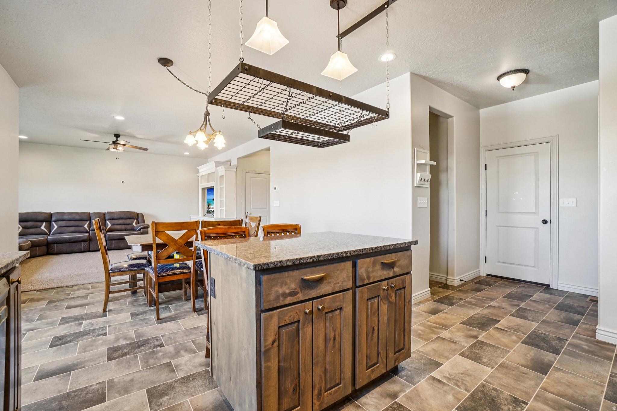 HOLLOW ESTATES - Residential