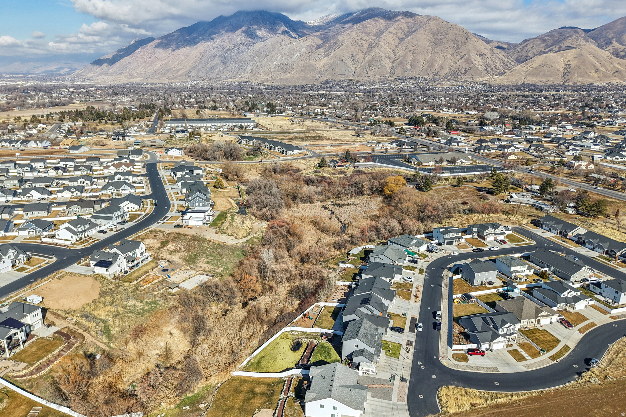 HOLLOW ESTATES - Residential