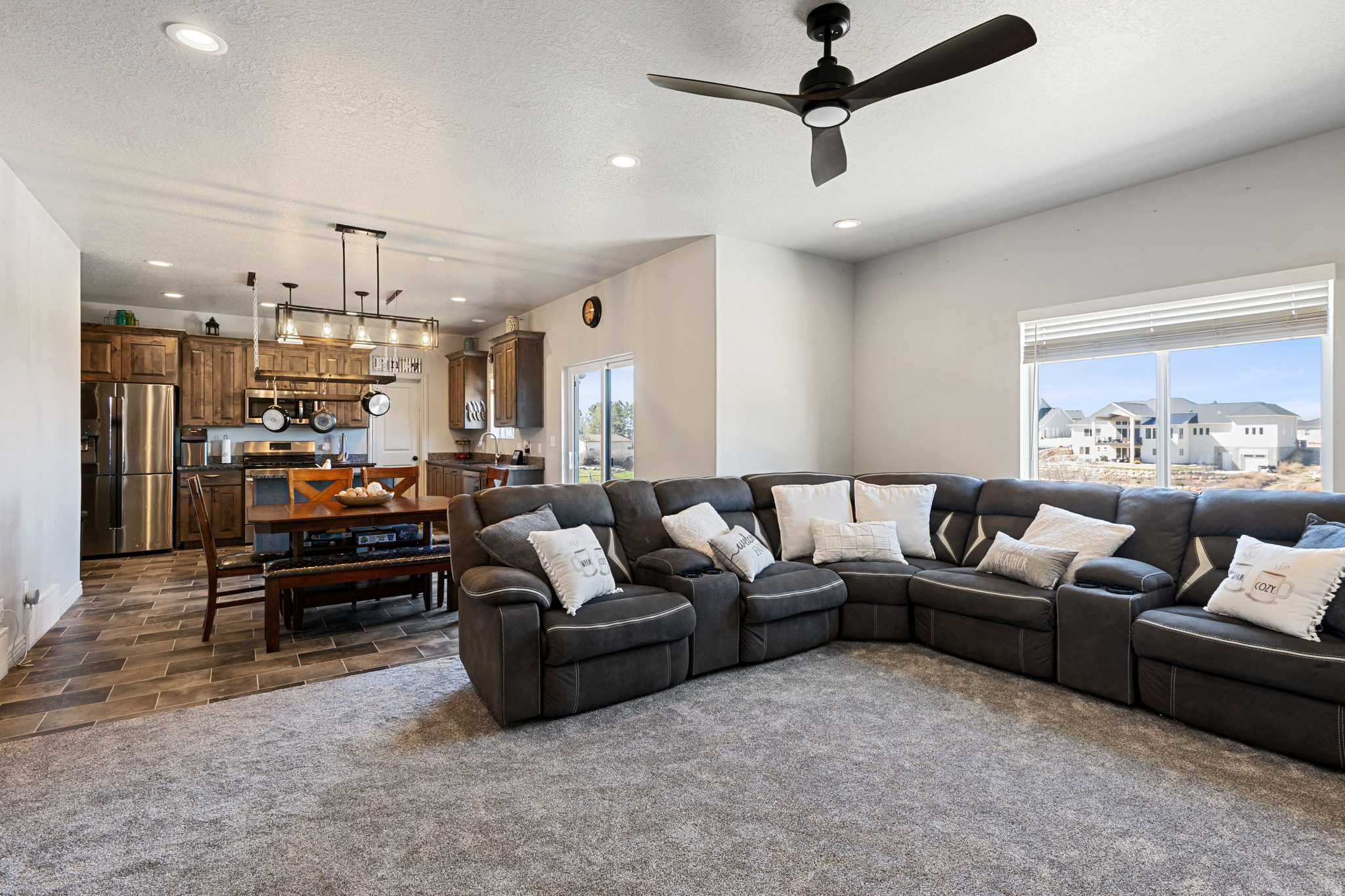 HOLLOW ESTATES - Residential