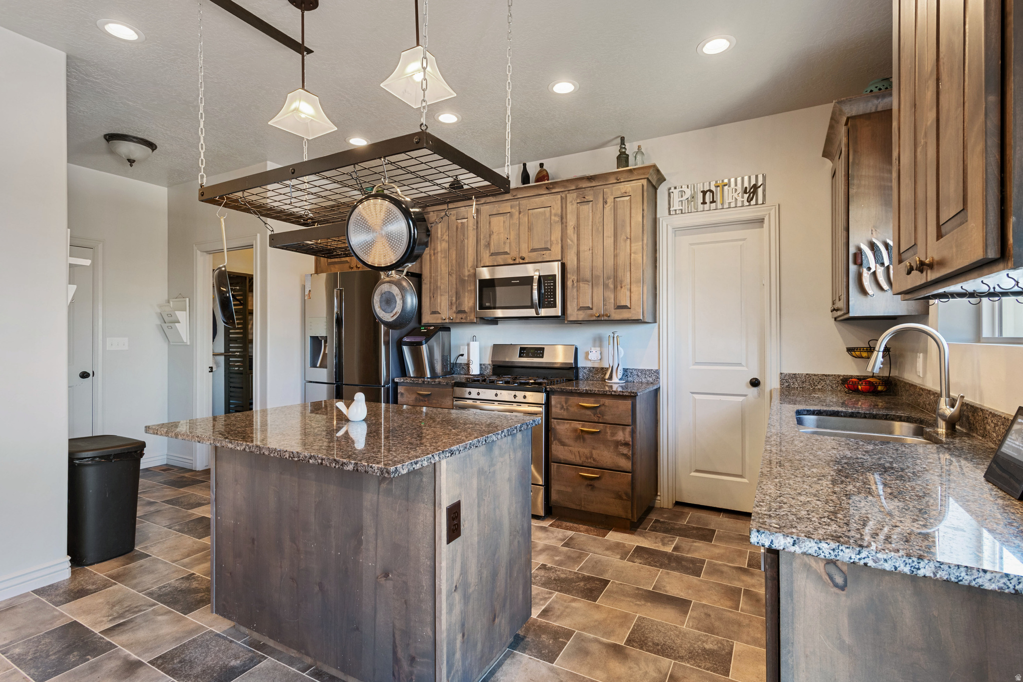 HOLLOW ESTATES - Residential