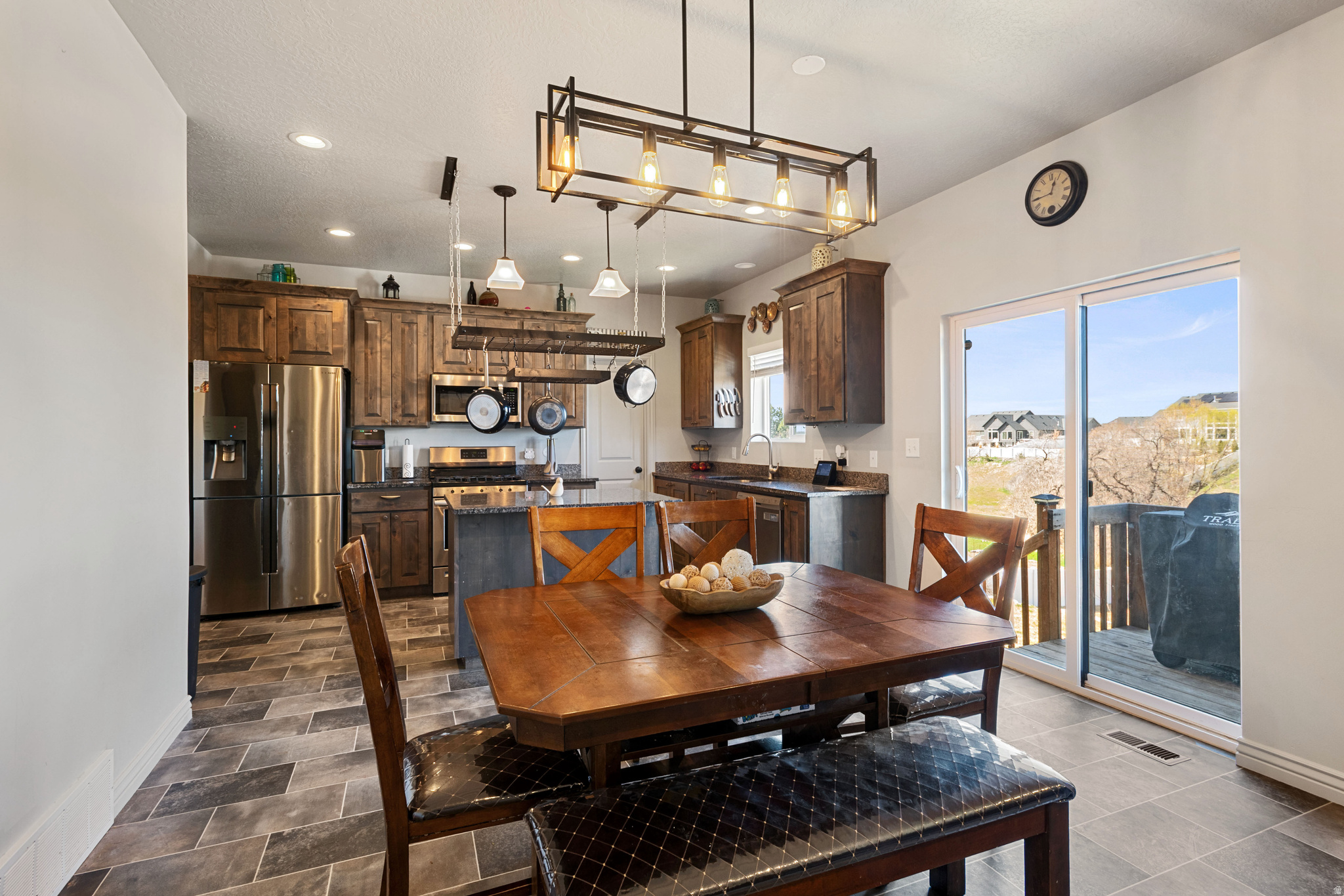 HOLLOW ESTATES - Residential