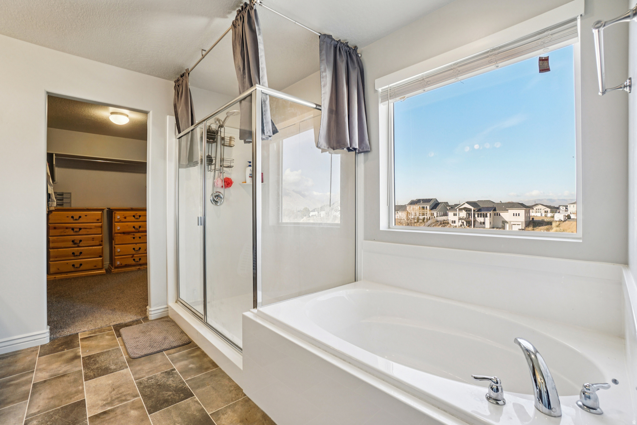 HOLLOW ESTATES - Residential