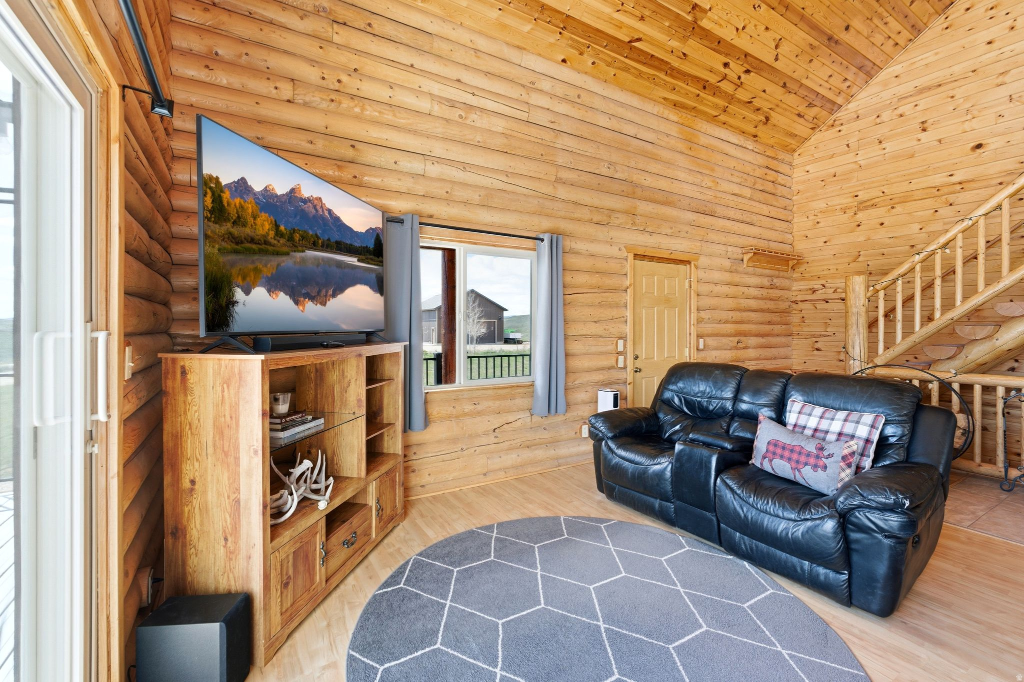 STRAWBERRY LAKEVIEW - Residential
